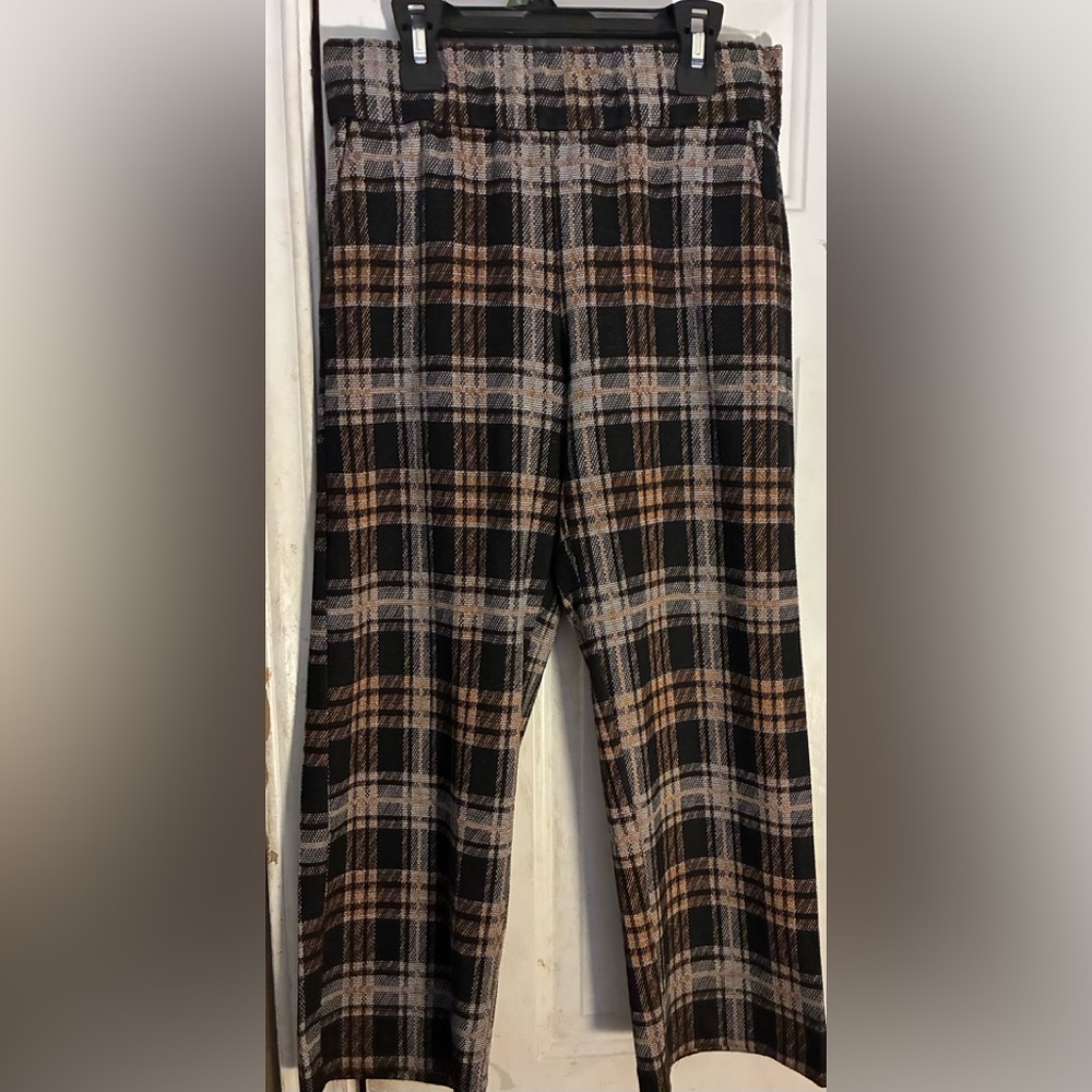 Liverpool Women's Plaid Ankle Pants in Black and Brown plaid size 2/26